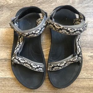 Black and white Teva Sandals 💀Donating Soon!💀
